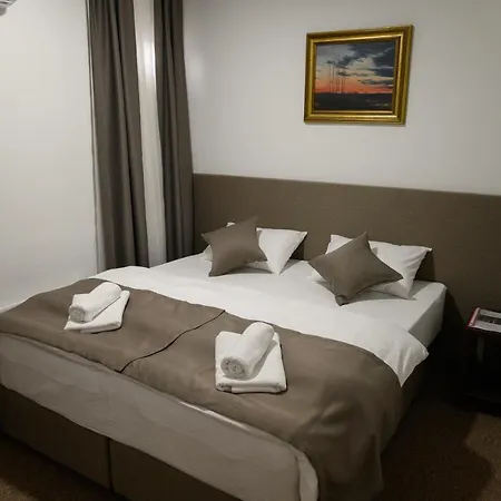 Jezero Kudrec 리조트 *